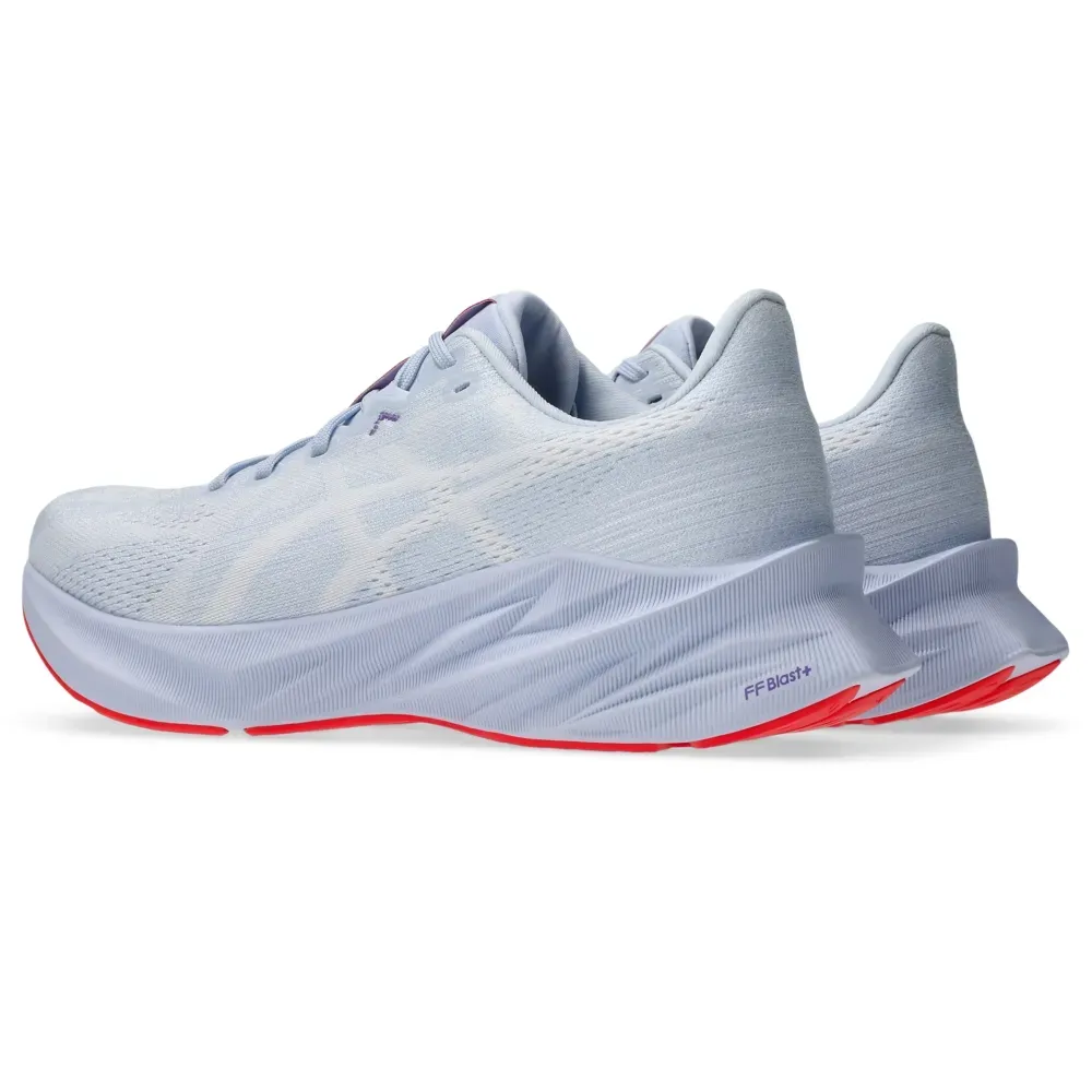 Tênis Asics Dynablast 5 feminino branco mostrando detalhes do material e design